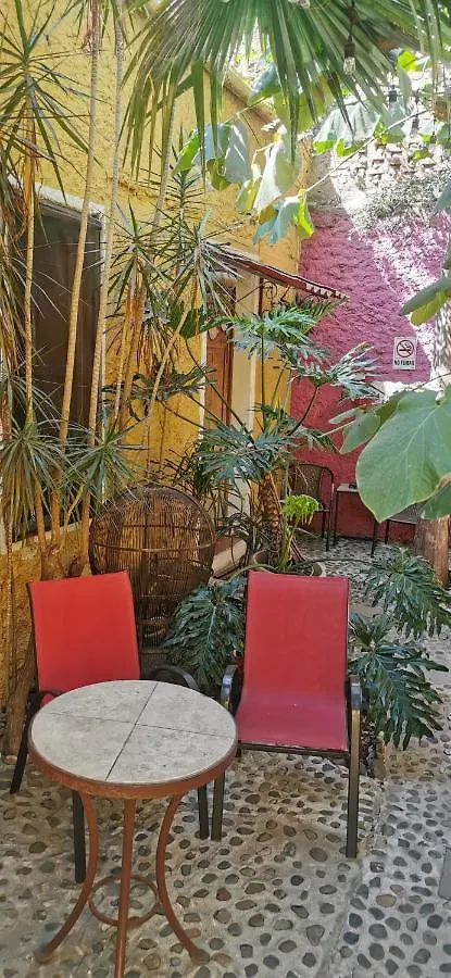 Hotel Rosa Morada Tlaquepaque 4*,