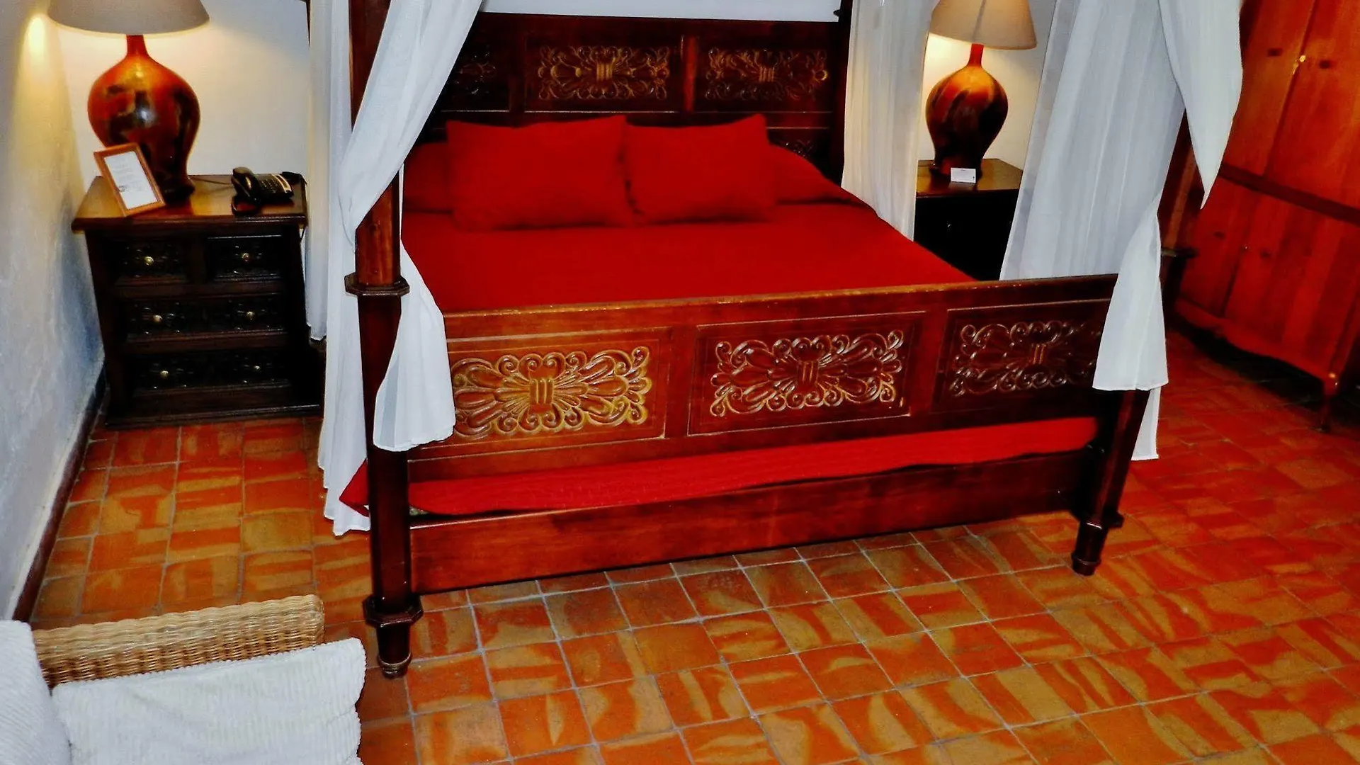 Hotel Rosa Morada Tlaquepaque 4*,