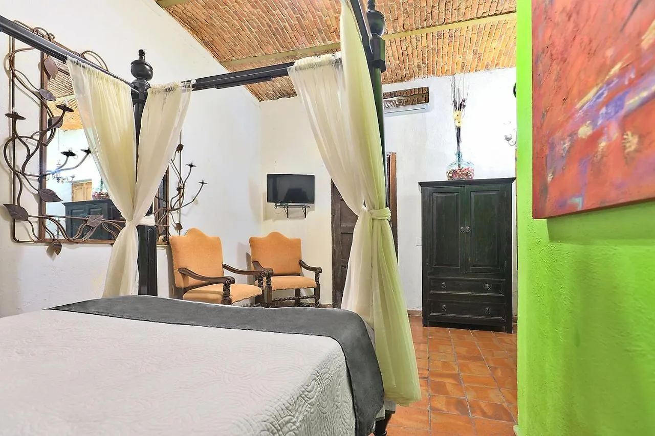 Tlaquepaque Hotel Rosa Morada 4*,  المكسيك