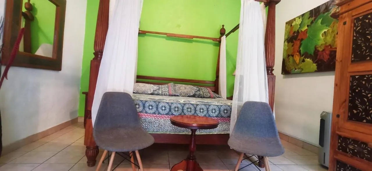 Tlaquepaque Hotel Rosa Morada فندق مبيت وإفطار