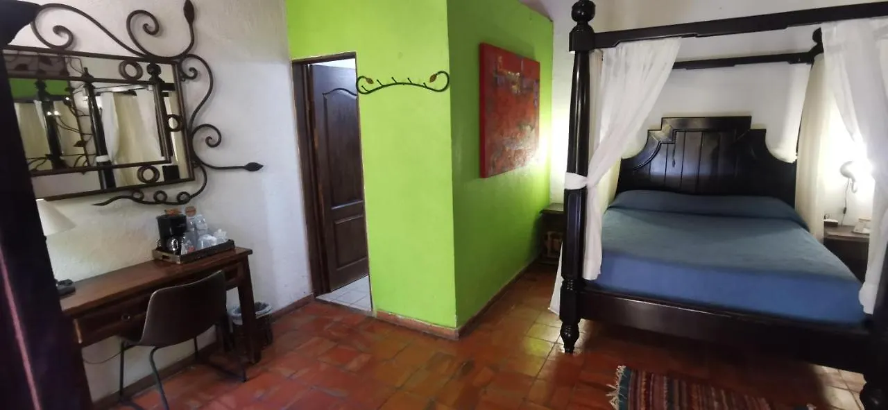 Tlaquepaque Hotel Rosa Morada