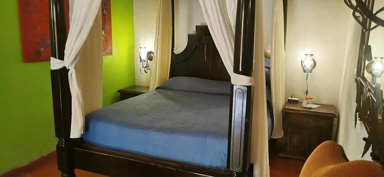 Tlaquepaque Hotel Rosa Morada فندق مبيت وإفطار