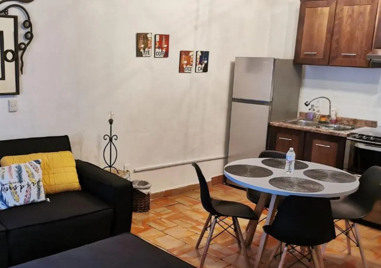 **** فندق مبيت وإفطار Tlaquepaque Hotel Rosa Morada المكسيك