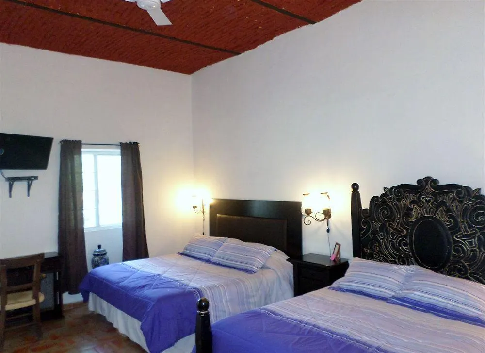 Tlaquepaque Hotel Rosa Morada 4*,  المكسيك