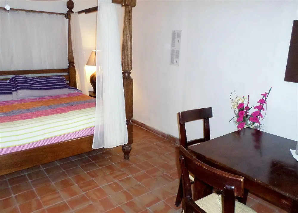 Tlaquepaque Hotel Rosa Morada 4*,