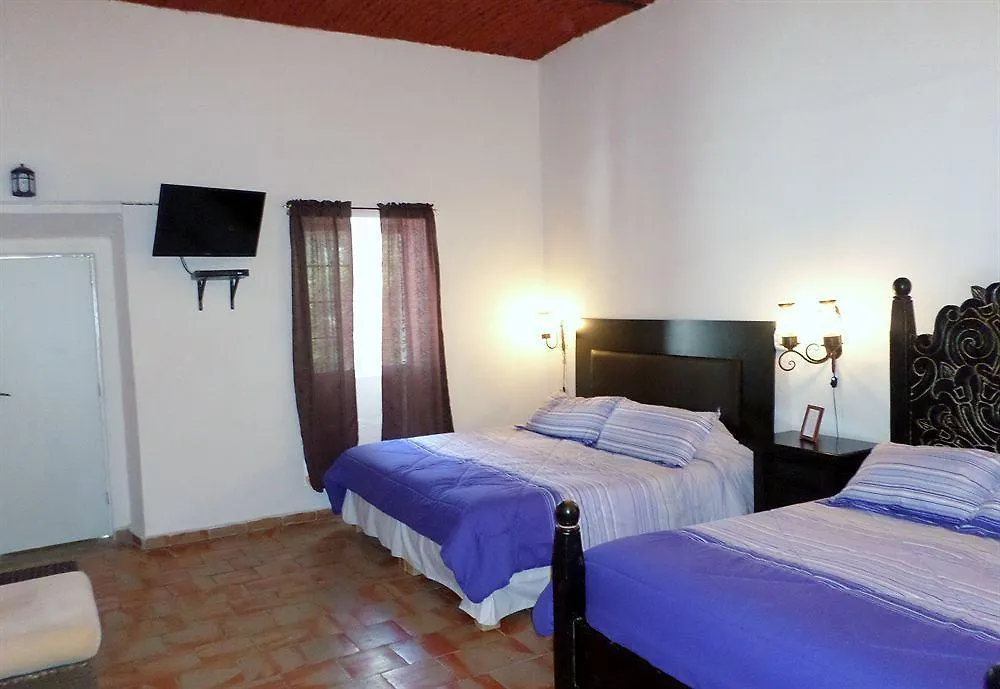 Tlaquepaque Hotel Rosa Morada فندق مبيت وإفطار