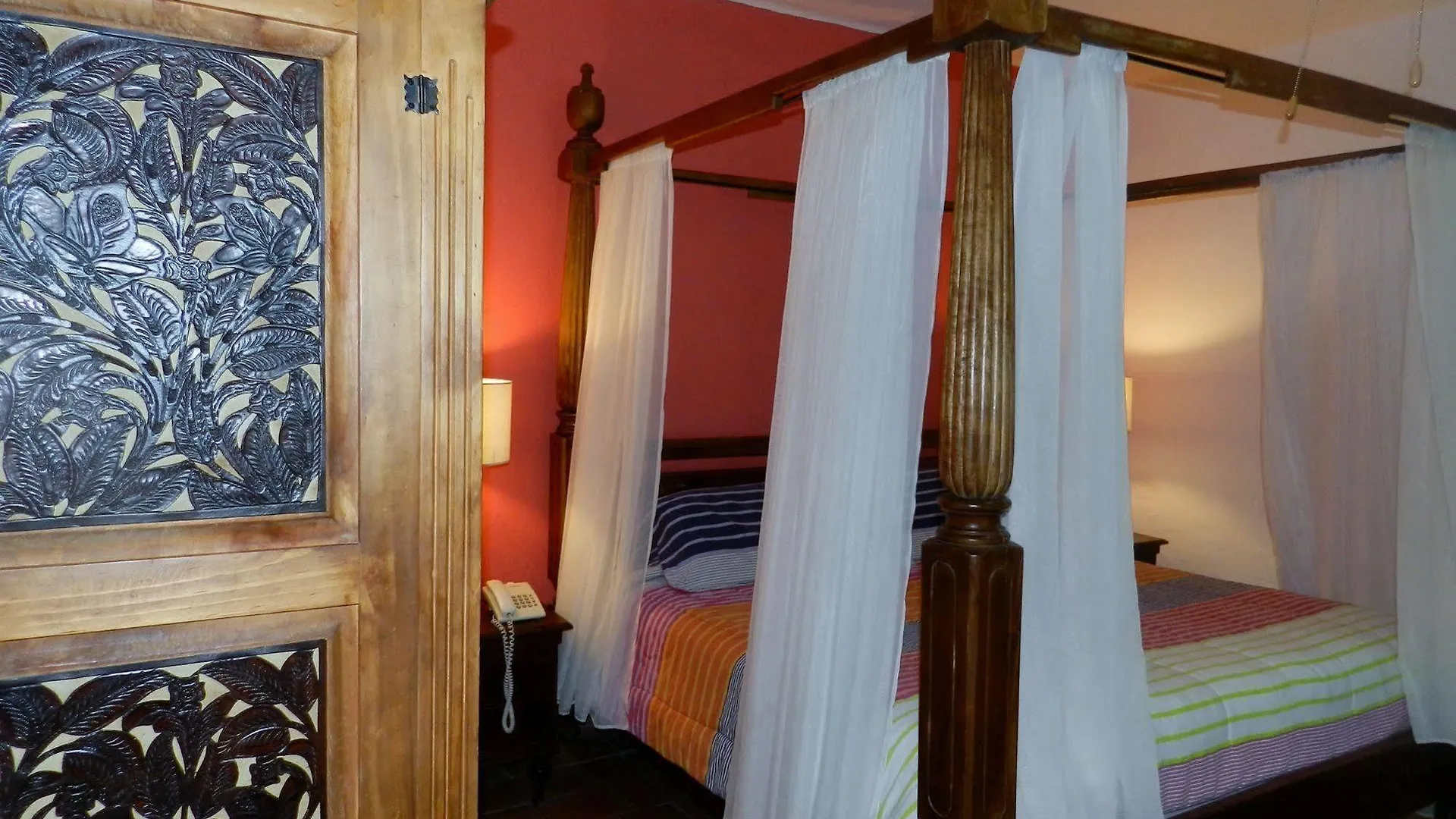 Tlaquepaque Hotel Rosa Morada المكسيك