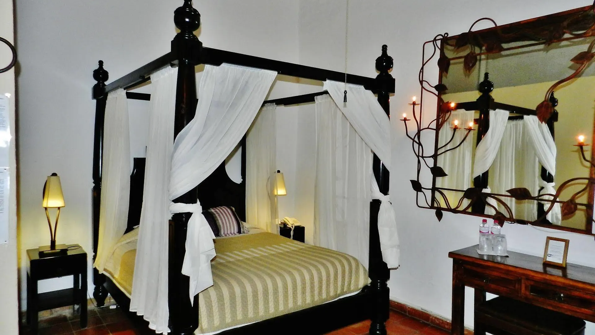 Tlaquepaque Hotel Rosa Morada فندق مبيت وإفطار