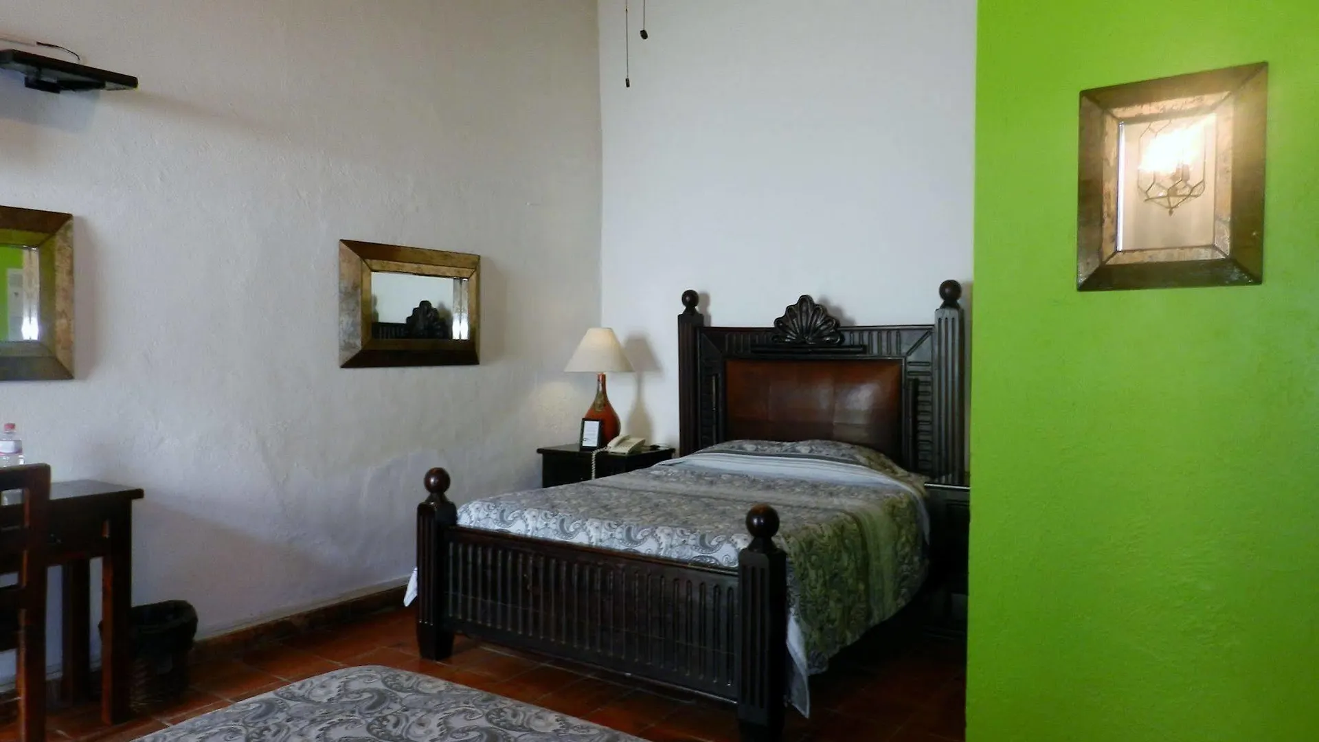 Tlaquepaque Hotel Rosa Morada فندق مبيت وإفطار